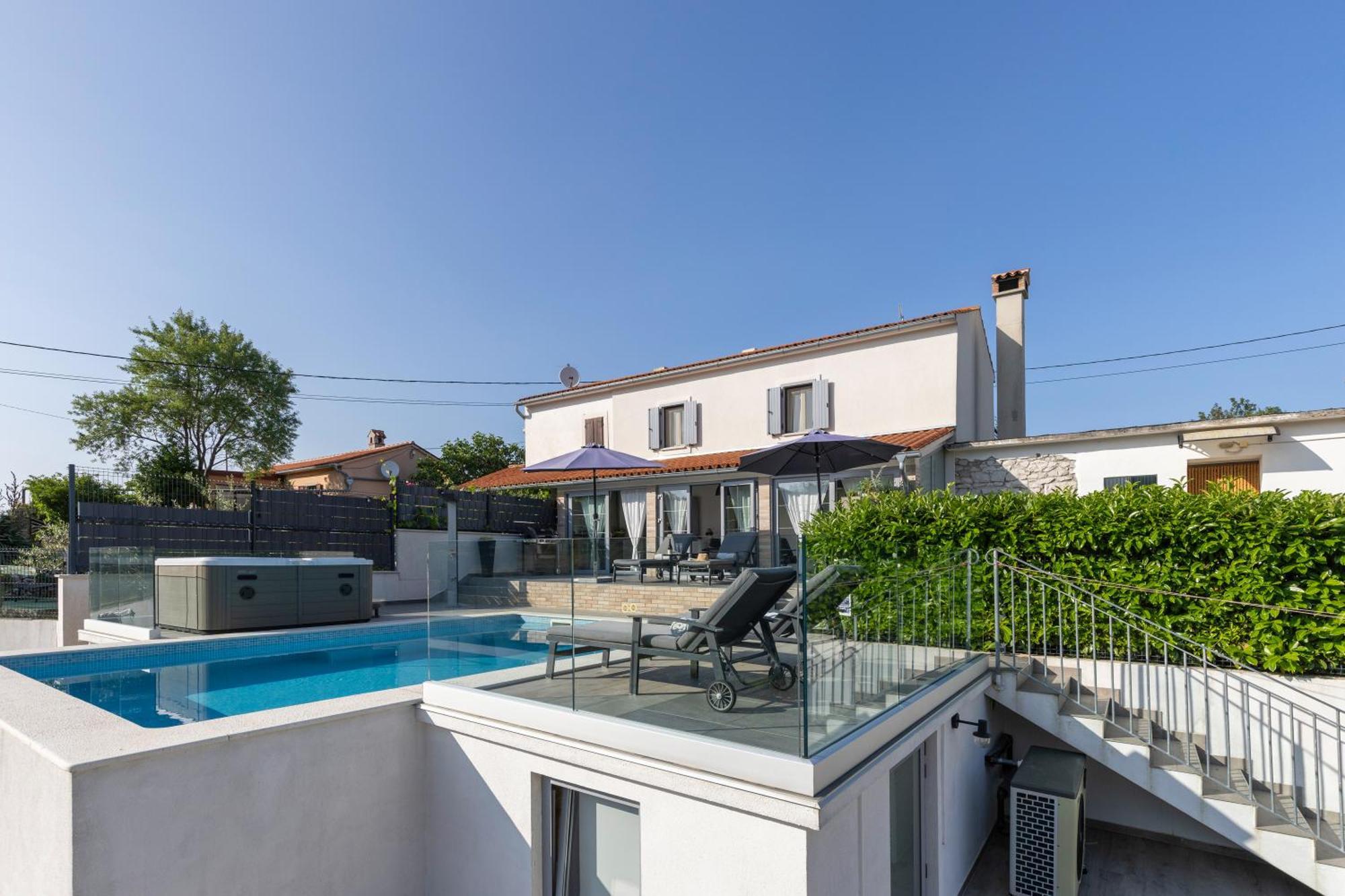 Lulu With Heated Pool, Sauna & Hot Tub Labin (Istria)